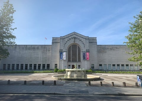 southampton-central-library-best-libraries-in-southamton